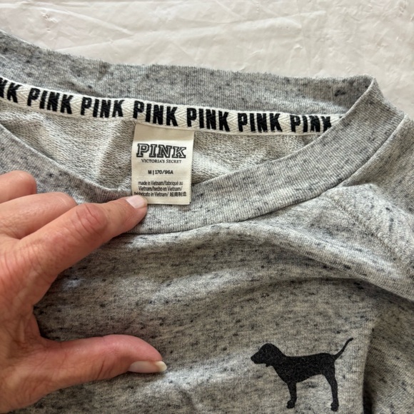 NWOT PINK Victoria’s Secret Heather Gray Sweatshirt logo Stripe Sleeve SZ M - Picture 8 of 12